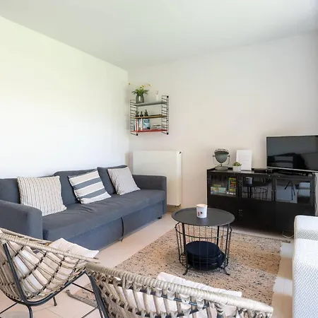 Apartment Beautiful 2br With Wonderful Garden