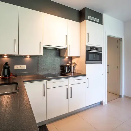 Beautiful 2br With Wonderful Garden Apartment