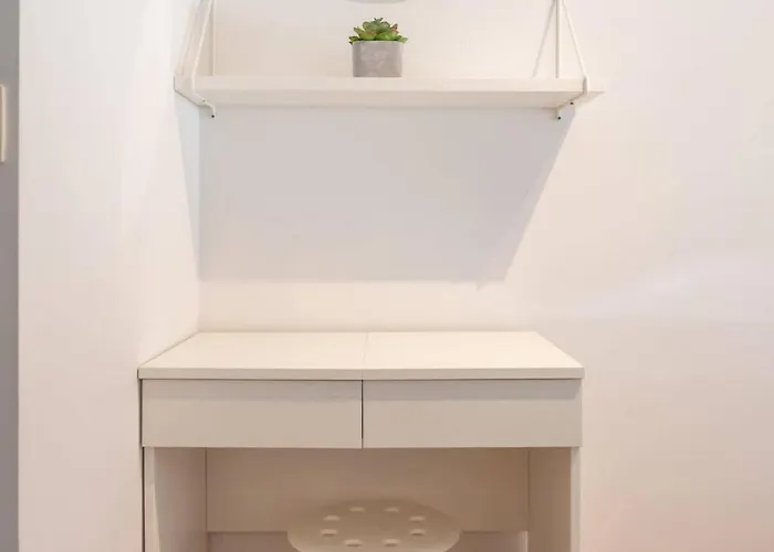 Beautiful 2br With Wonderful Garden