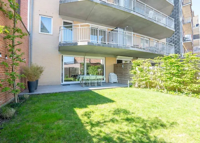 Beautiful 2br With Wonderful Garden Apartment *