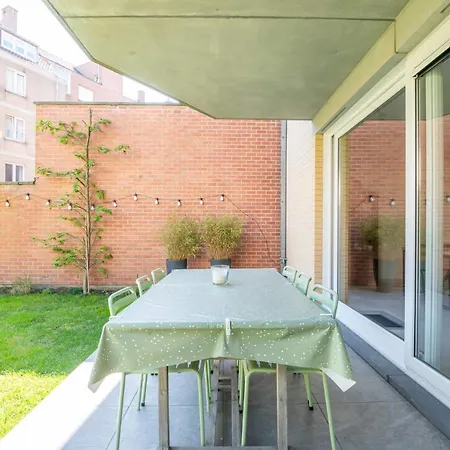 Beautiful 2br With Wonderful Garden