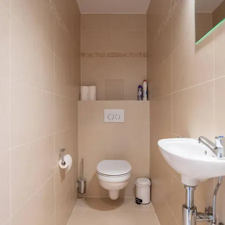 아파트 Beautiful 2br With Wonderful Garden *