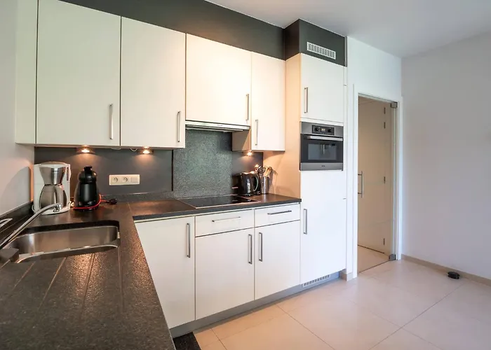 Beautiful 2br With Wonderful Garden דירה