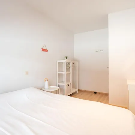 Beautiful 2br With Wonderful Garden Ostende