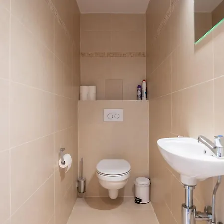 Beautiful 2br With Wonderful Garden Appartement Ostende