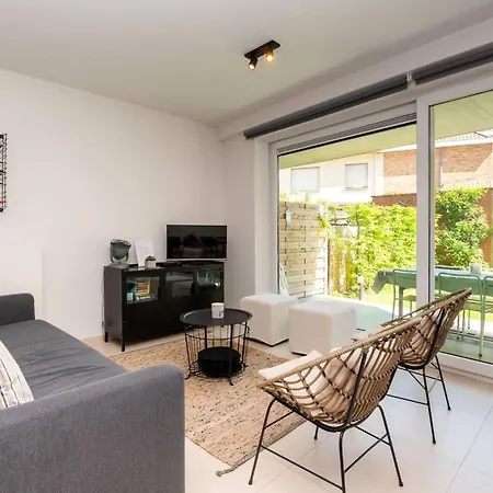 Beautiful 2br With Wonderful Garden