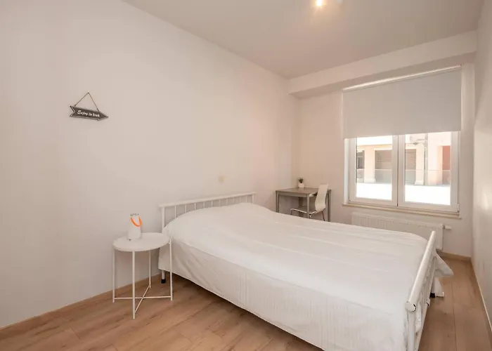 Beautiful 2br With Wonderful Garden